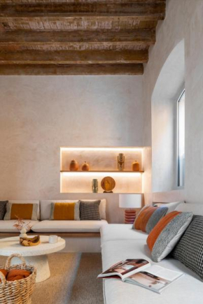 Calma Places - OM Home Triana, Seville